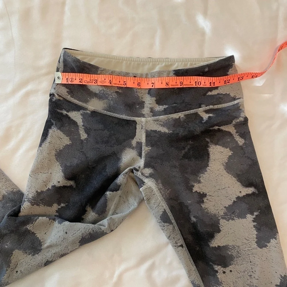 Lululemon Wunder Under‎ Leggings Grey/Black Ink Blot Size 4